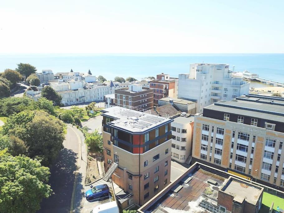 The Pad By The Beach Penthouse Apartment With Sunset And City Views Bournemouth Esterno foto