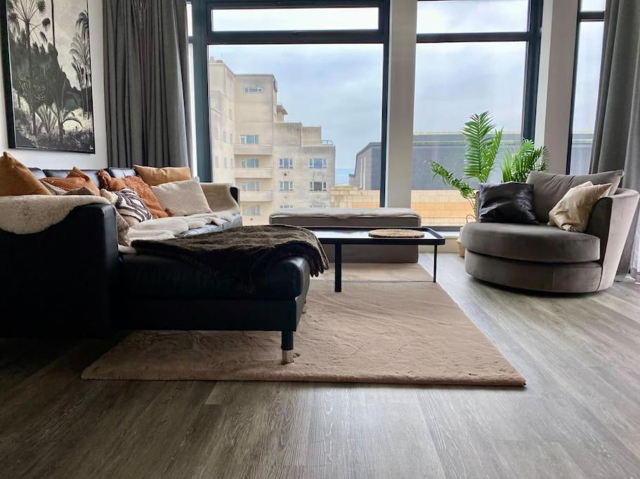 The Pad By The Beach Penthouse Apartment With Sunset And City Views Bournemouth Esterno foto