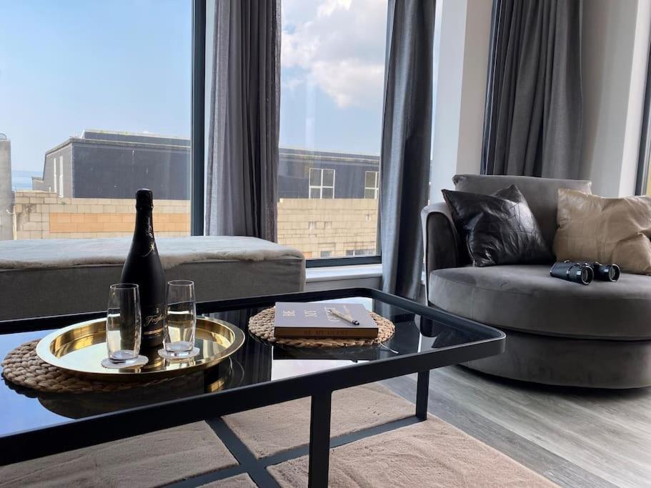 The Pad By The Beach Penthouse Apartment With Sunset And City Views Bournemouth Esterno foto