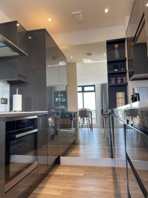 The Pad By The Beach Penthouse Apartment With Sunset And City Views Bournemouth Esterno foto