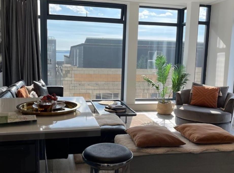 The Pad By The Beach Penthouse Apartment With Sunset And City Views Bournemouth Esterno foto