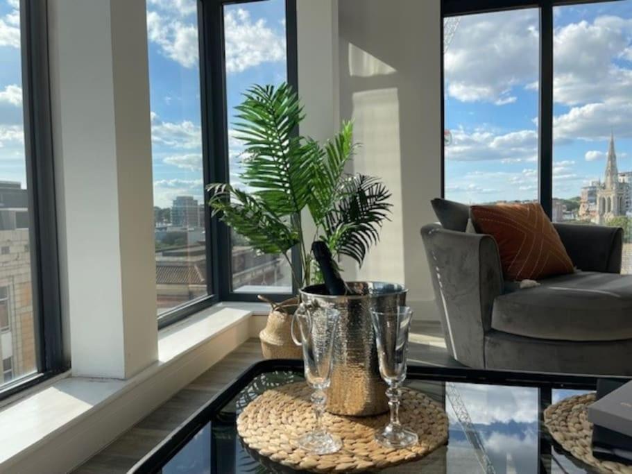 The Pad By The Beach Penthouse Apartment With Sunset And City Views Bournemouth Esterno foto